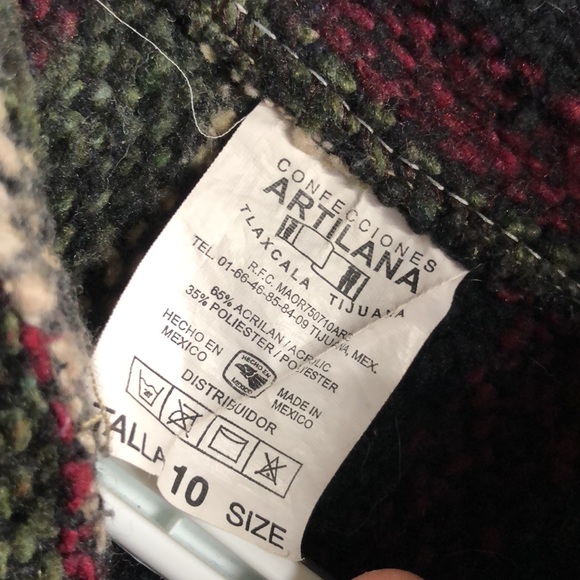 Boys, Mexican pull over stripes with pocket warm hoodie, size 10 runs small - Picture 2 of 8